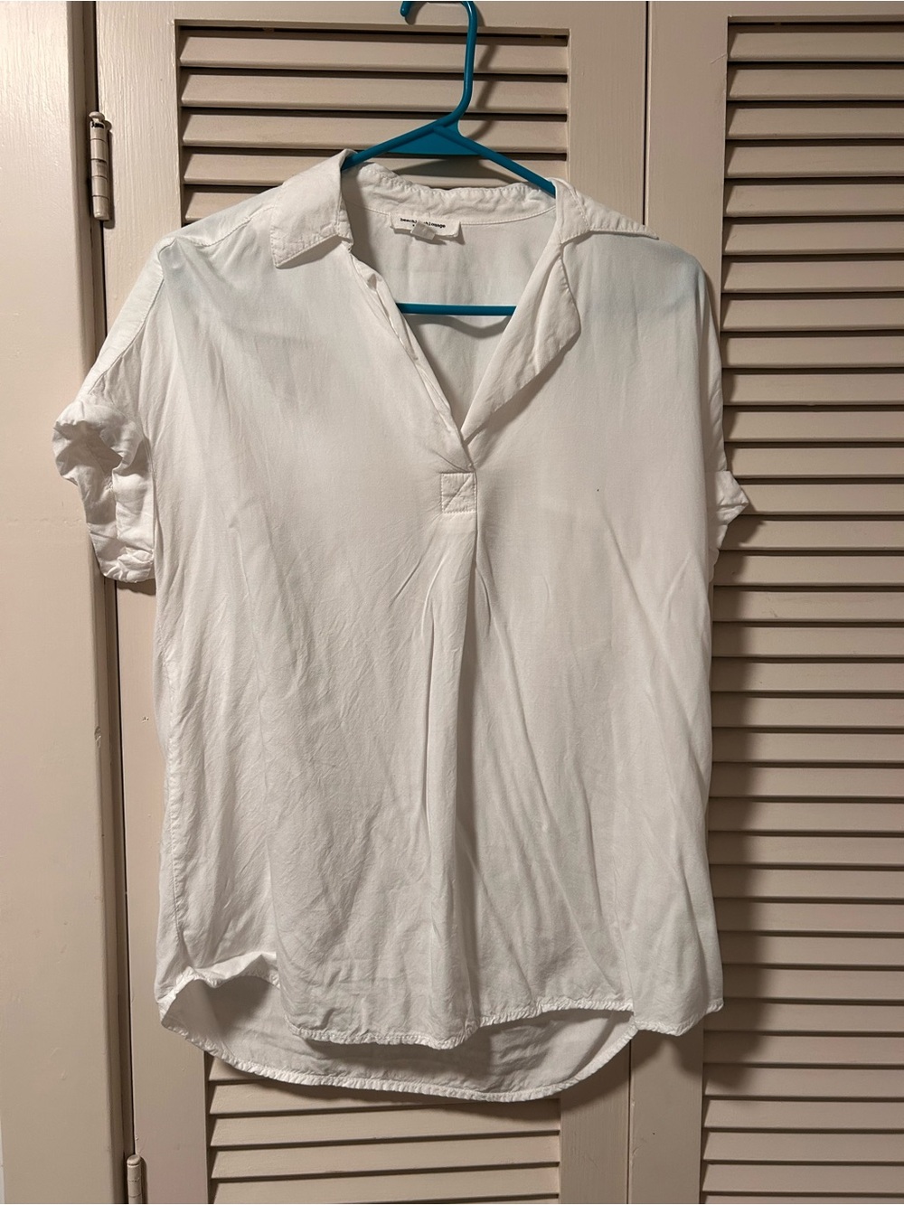 beachlunchlounge White Short-Sleeve Collared Button-Front Top
